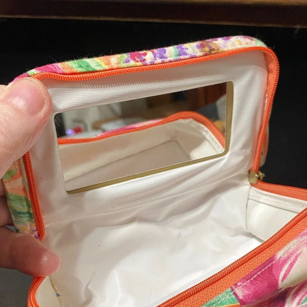 Vintage Floral Multicolor Women's cosmetics case